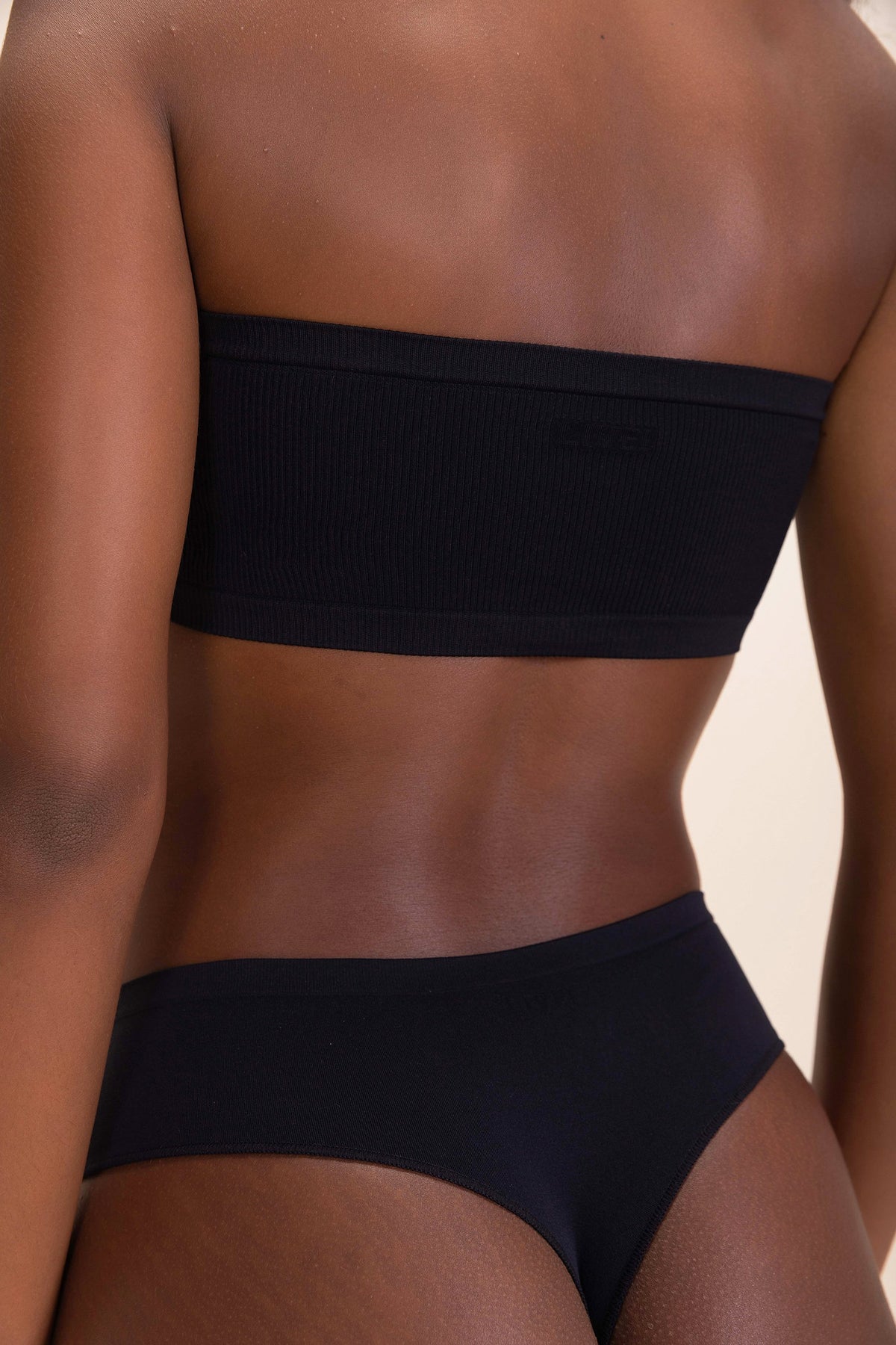 Seamless Bandeau Sports Bra